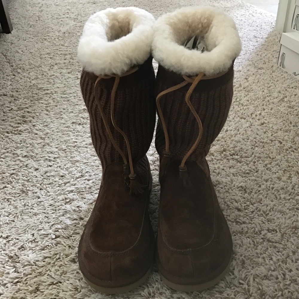 UGG S/N 5124 Brown Slouch Boot Size 9